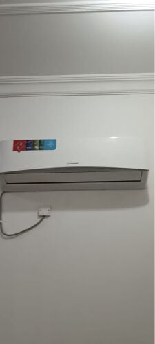 like new split 2 ton conditioner 