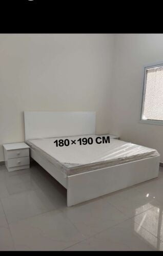 سرير مع فرش