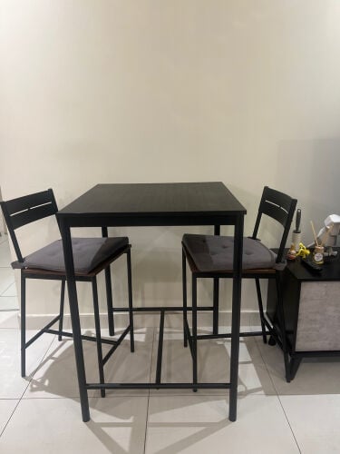 table and 2 chairs