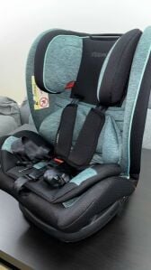 Giggles car seat