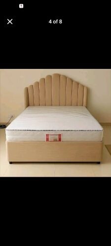 سرير مع فرش