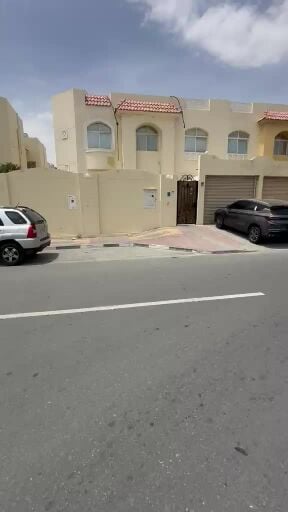 للبيع فيلتين متلاصقات فى الثمامه