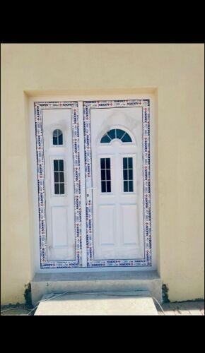 أعمال الألمنيوم والزجاج.