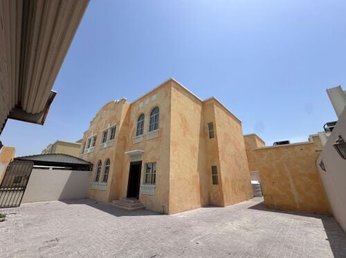 فيلا متلاصقه للايجار في عين خالد