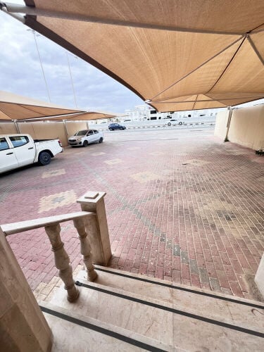 للايجار مبني اداري 1212متر