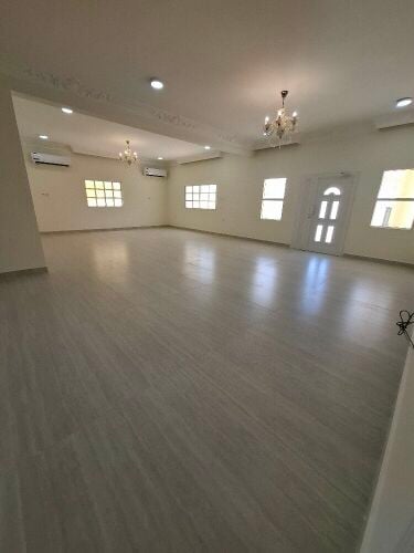 فيلا معيذر 700م