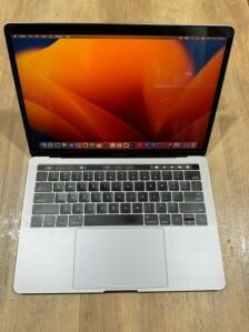 MacBook Pro 2017 Touch Bar core i7