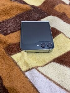 Samsung Z flip 5 256gb