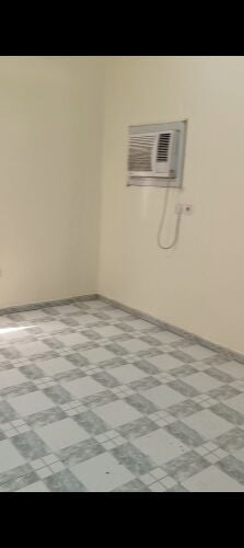 المطار غرفتين للايجار لعائلة