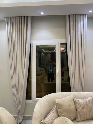 ستائر موجة جديدة