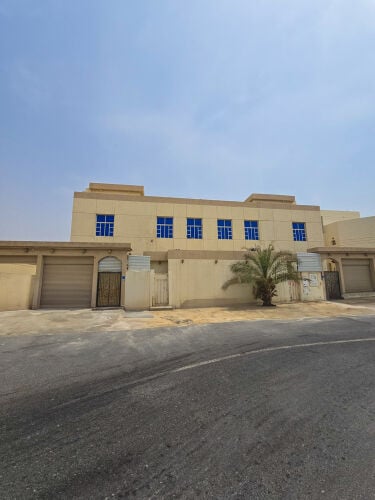 الصخامه للبيع فلتين متلاصقات 