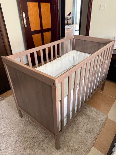 Baby crib