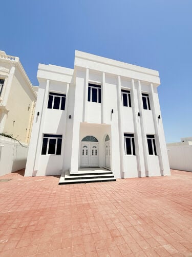 للايجار فيلا جديده بأم قرن