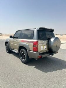 للبيع نيسان باب سوبرسفار 2021