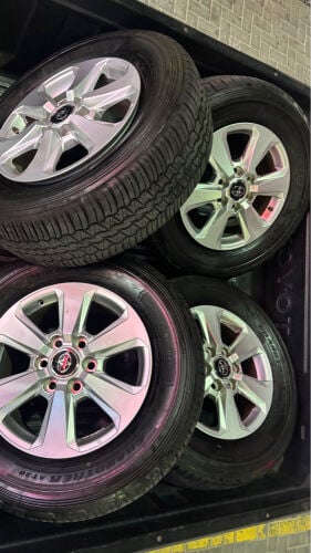 LC300 Original rims & tires dunlop
