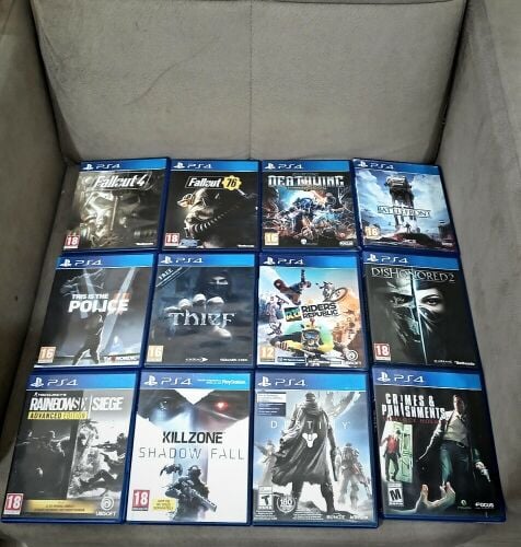 Ps4 Game best offer 3 cd for 100 QR