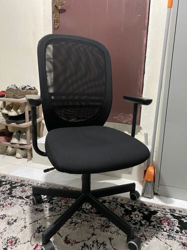 Office Chair With Armrests, black
