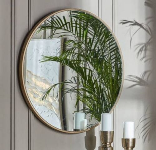 أعمال الألمنيوم والزجاج.