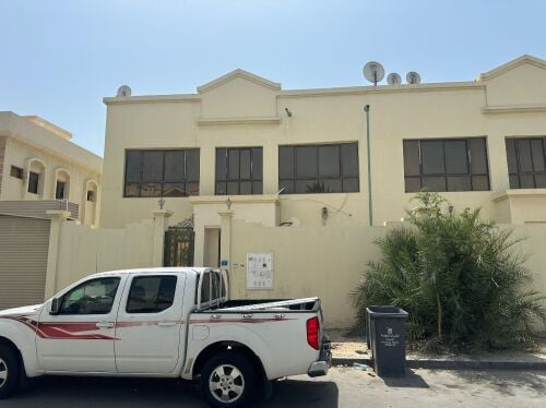 stodio for rent old airport