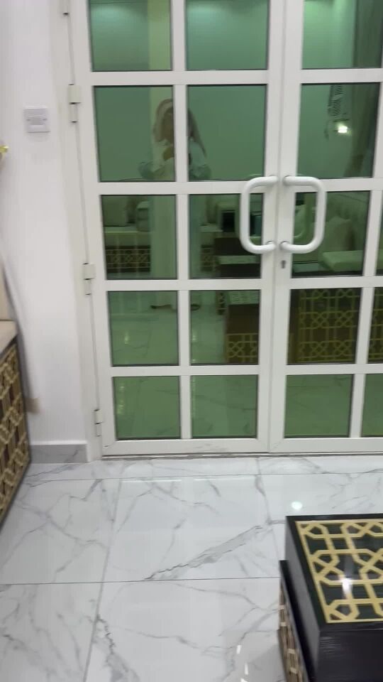 للبيع