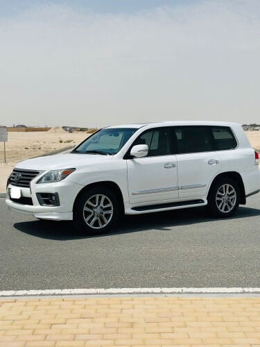 Lexus LX 5.7 S  model 2015
