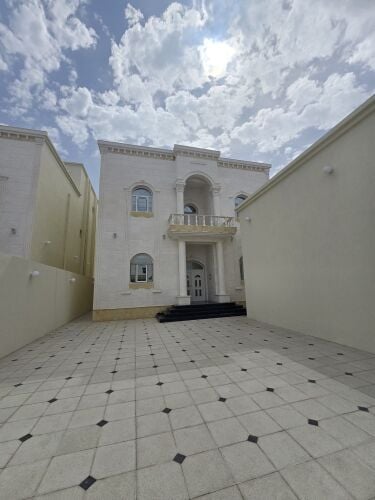 للبيع فيلا جديده في معيذر