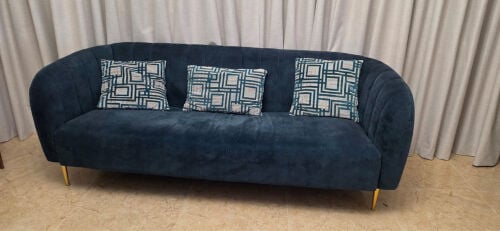 couch,sofa,furniture 