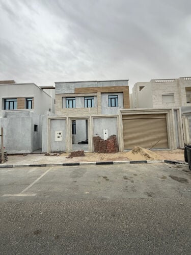 للبيع فيلا مدينه خليفه تشطيب سوبر