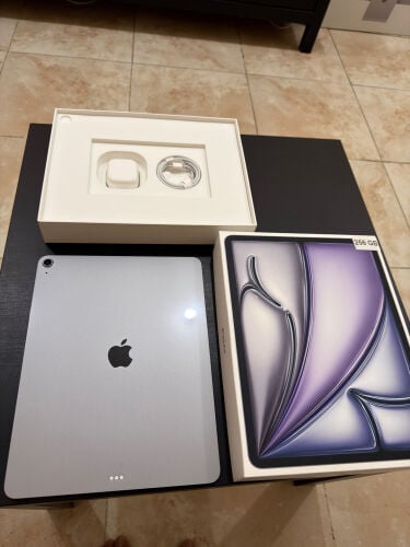New Apple iPad Air 13 M4 256 Wifi