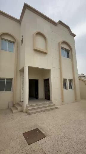 للايجار فيلا في الوكرة