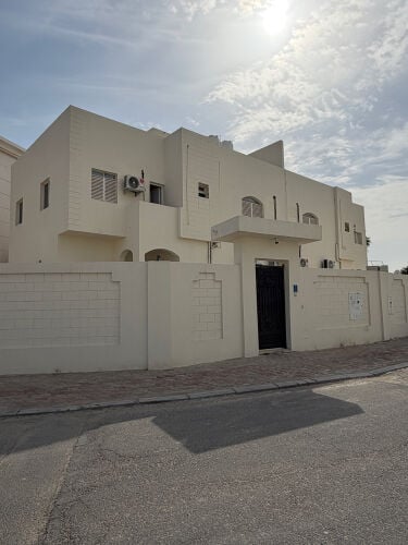 للايجار فلتين في منطقه معيذر 