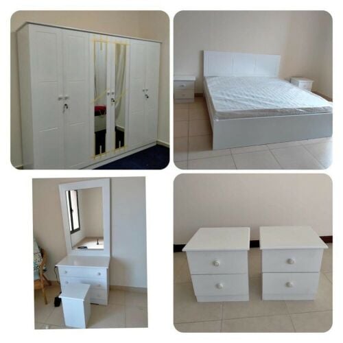 طقم غرفة نوم كبير للبيع.