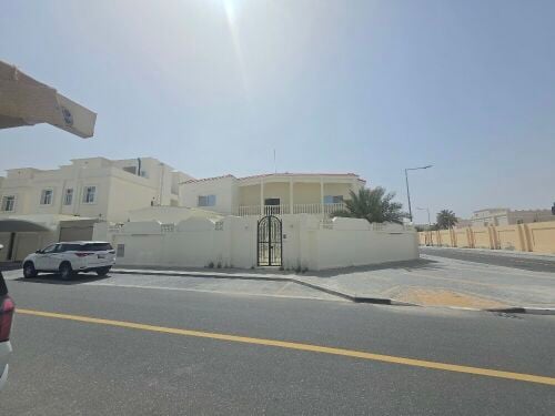 للإيجار فيلا في الخريطيات