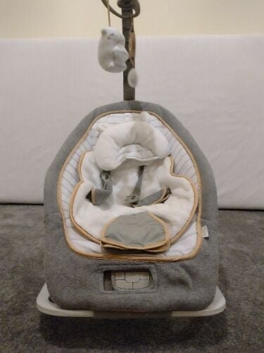 "Like-new infant car seat, pristine