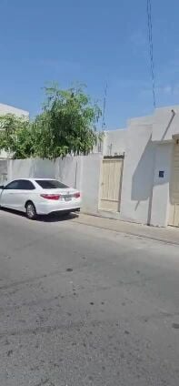 للبيع بيت شعبي في الوكره