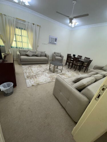 شقه ثلاث غرف مفروشه بالوكره 