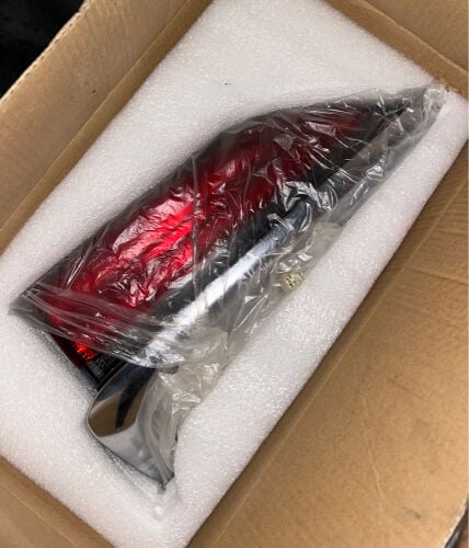 ضواو خلفيه لكزس ٥٧٠