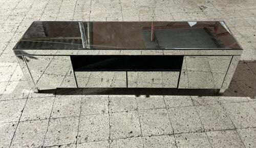طاولة تلفزيون فخمه و راقيه