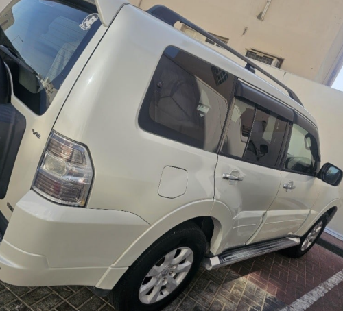 pajero 2010 full option for sale