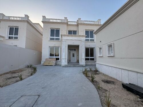 للبيع فيلا الصخامه جاهزه السكن