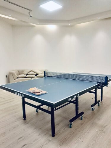 Tennis table