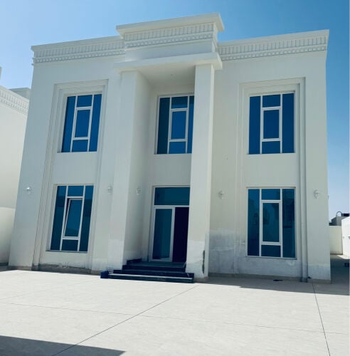 للبيع فالخورجاهزه للسكن مساحة 700