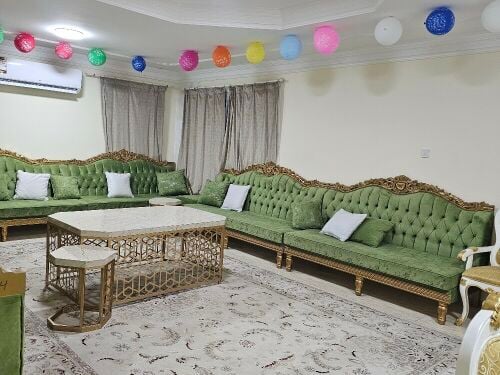 شقه غرفتين ومجلس ومطبخ وحمامين