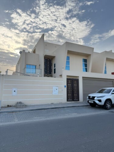 فيلا مودرن موقع ممتاز بركه سباحه 