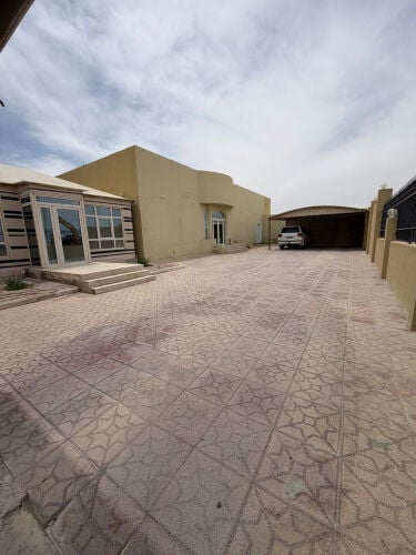 بيت ارضي فاخر بمعيذر الجنوبي 