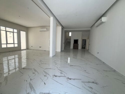 للايجار فيلا بمعيذر الوكير 