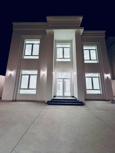 للبيع فيلا في الخور مساحة 700 متر