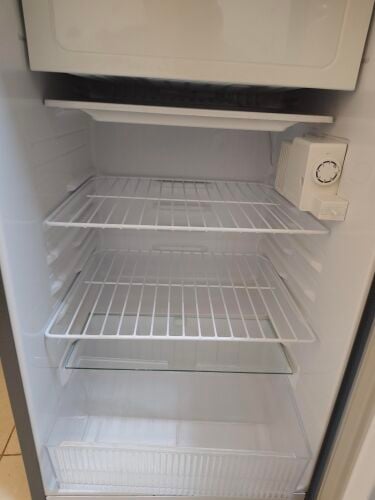 Small refrigerator, almost new, rar