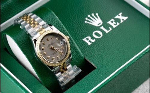 ساعات للنساء للبيع