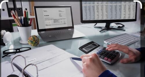 محاسب مالي وتخليص جميع المعاملات